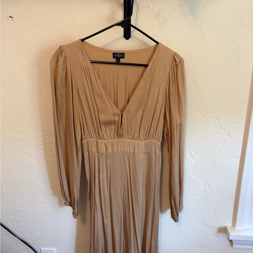 Unknown Brand Tan Midi Dress with V-Neck and Long Sleeves